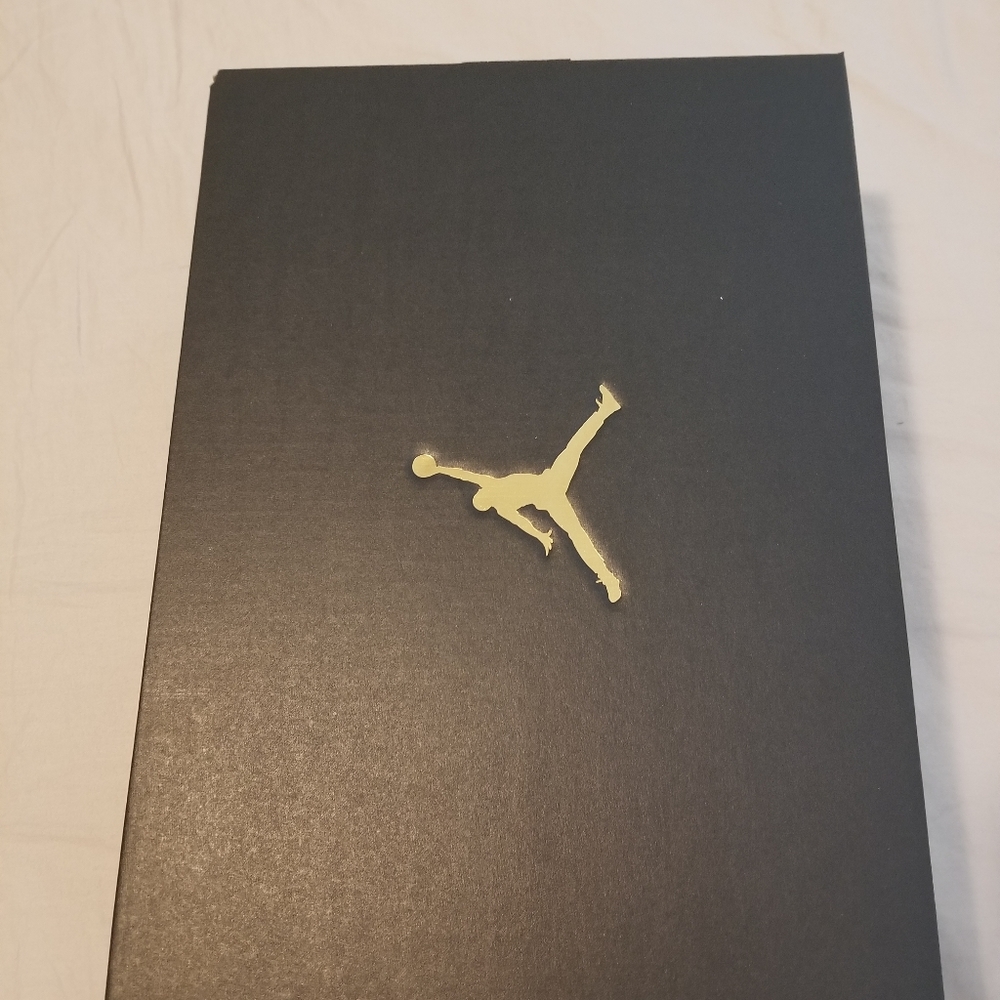 Men's Air Jordan 1's Mid SE "NEW" W/BOX - Picture 8 of 9